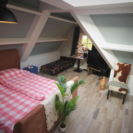 Chez Bob Bed & Breakfast Bovenkarspel Bagian luar foto