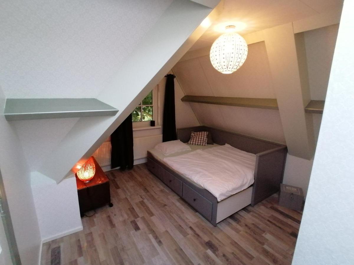 Chez Bob Bed & Breakfast Bovenkarspel Bagian luar foto