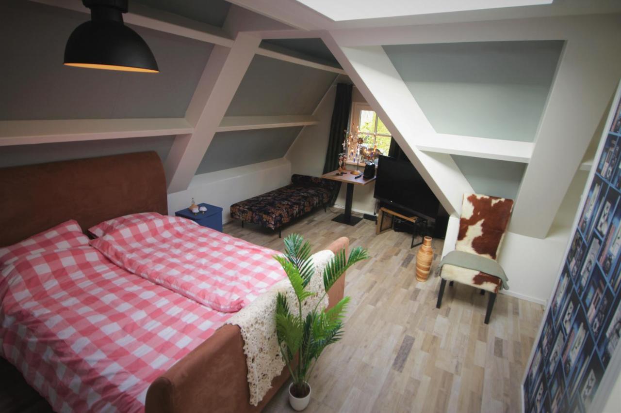 Chez Bob Bed & Breakfast Bovenkarspel Bagian luar foto